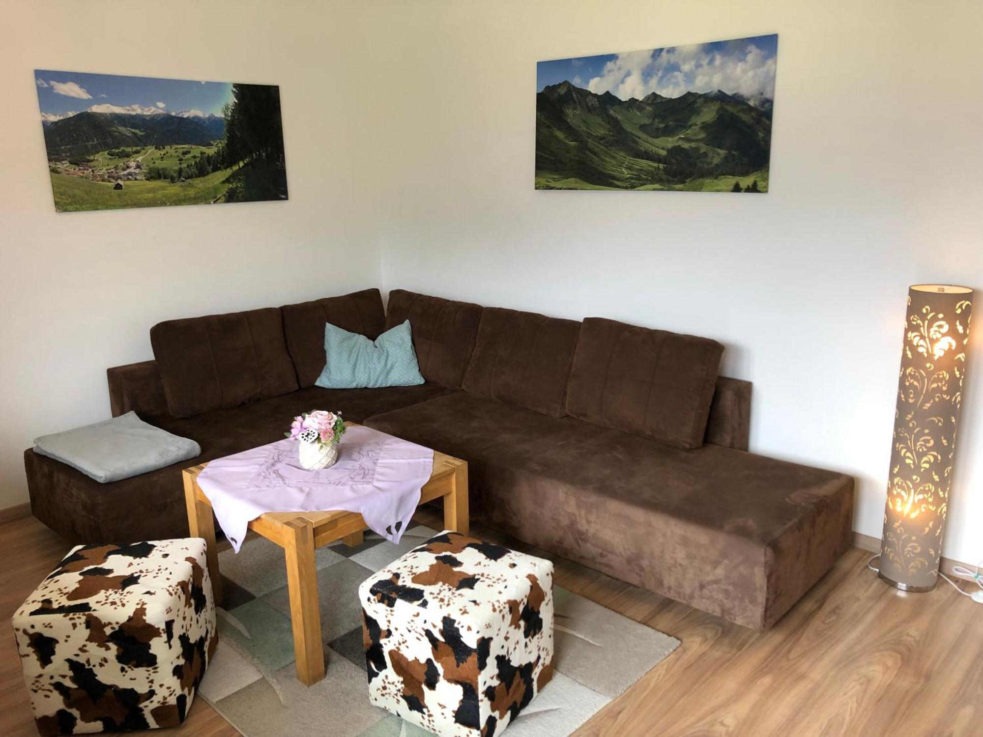 Walli Laterns - Ski Und Bergvergnuegen Direkt Vor Der Haustuer Bilik gambar